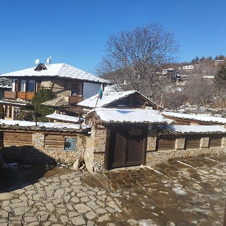 Семеен Хотел Скендерова Къща Leshten Buitenkant foto