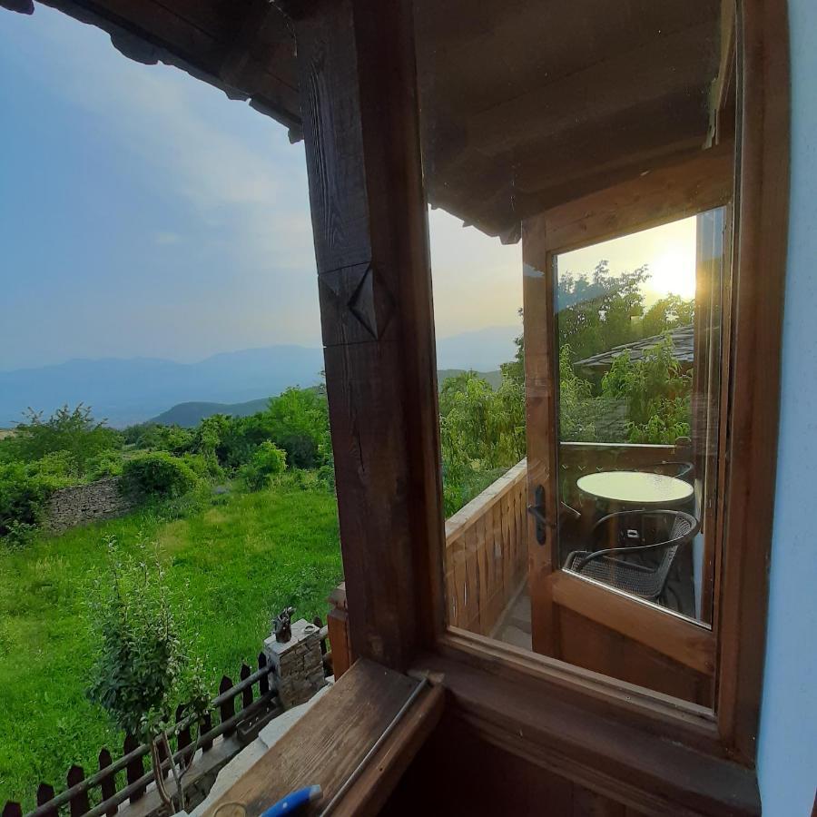 Семеен Хотел Скендерова Къща Leshten Buitenkant foto