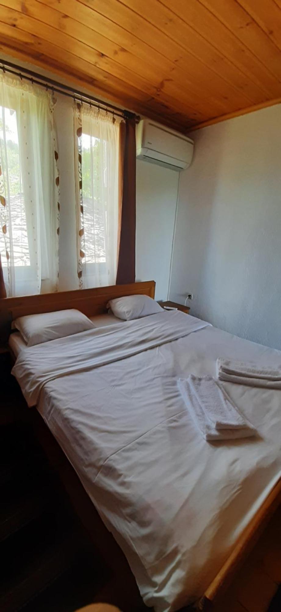 Семеен Хотел Скендерова Къща Leshten Kamer foto