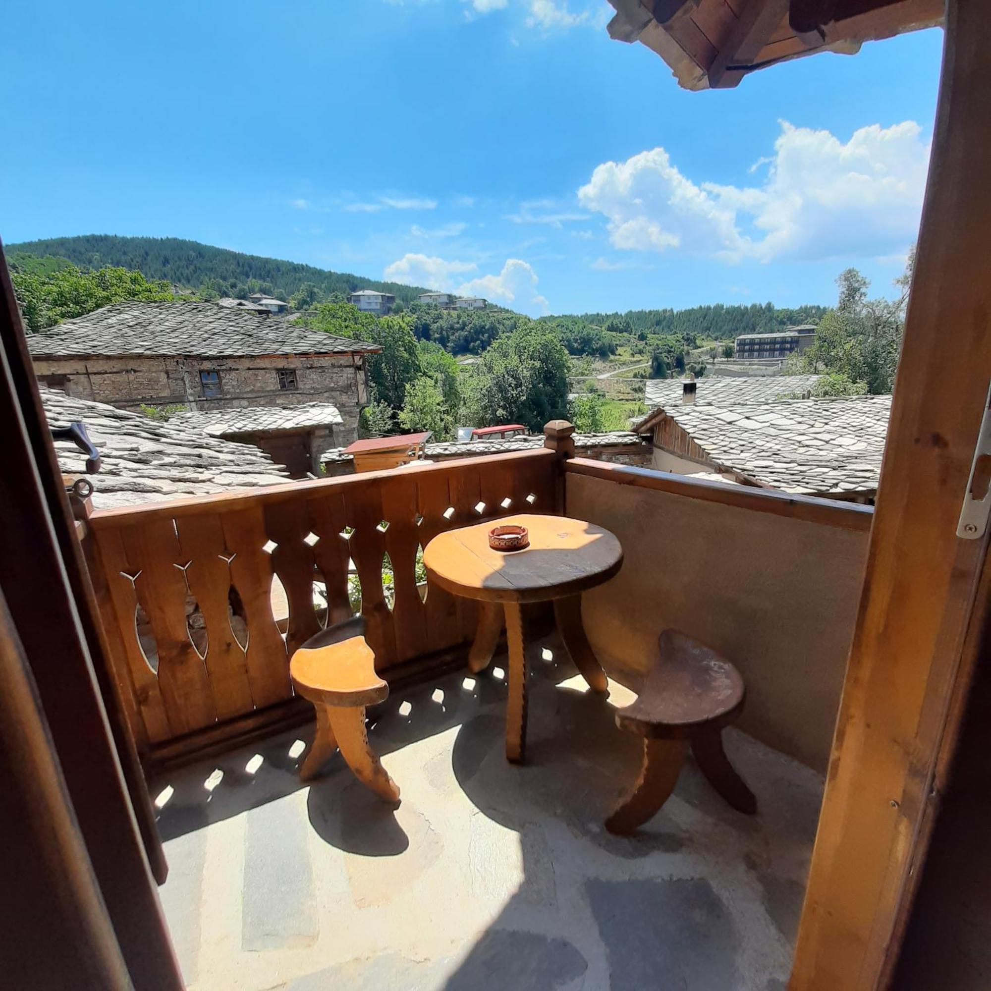 Семеен Хотел Скендерова Къща Leshten Kamer foto